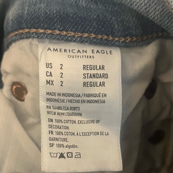 Women’s Light Wash Jeans - Picture 3 of 3